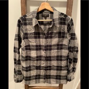 NWOT Banana Republic Black & Gray Flannel, Women’s L